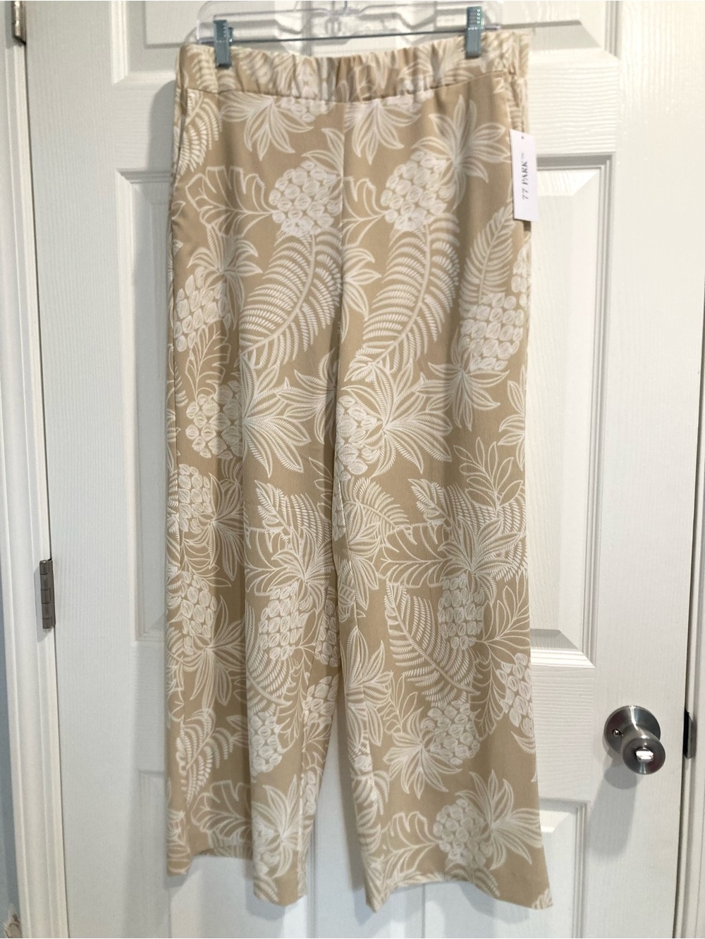 NWT 77 Park Wide Leg Stretch Pants W/Pockets Tan Cream Medium